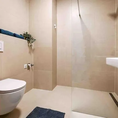 شقة Apartman La Glace مارتون